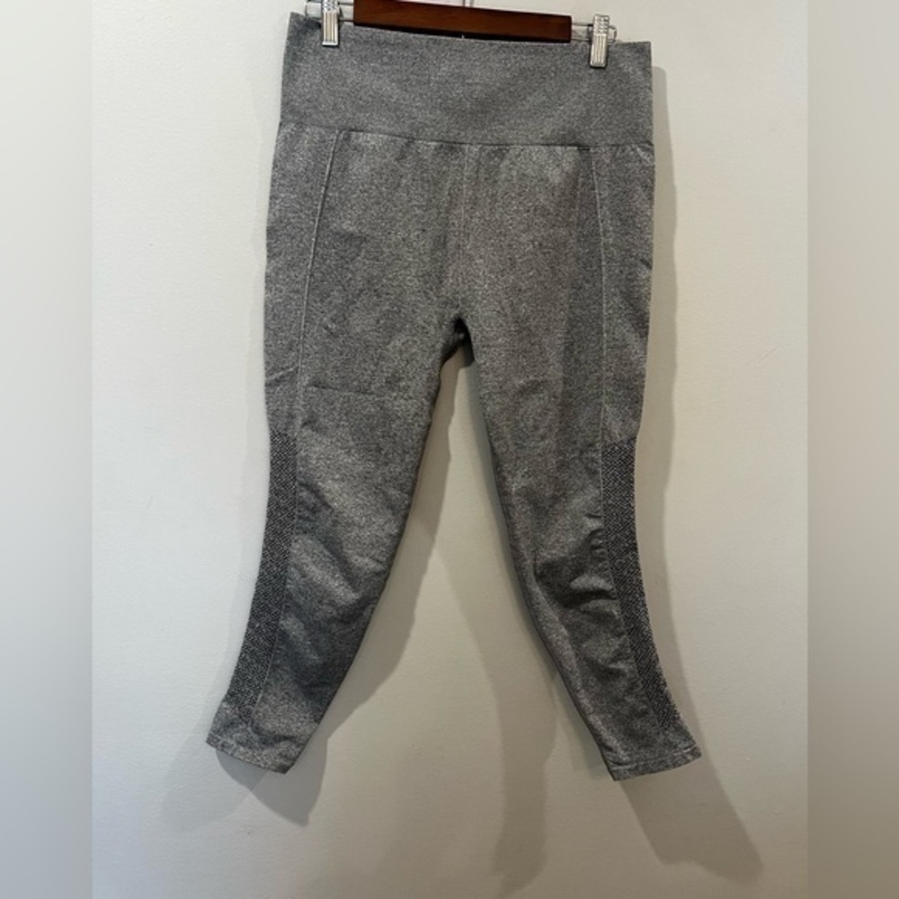 XL Fabletics sculpt knit capri